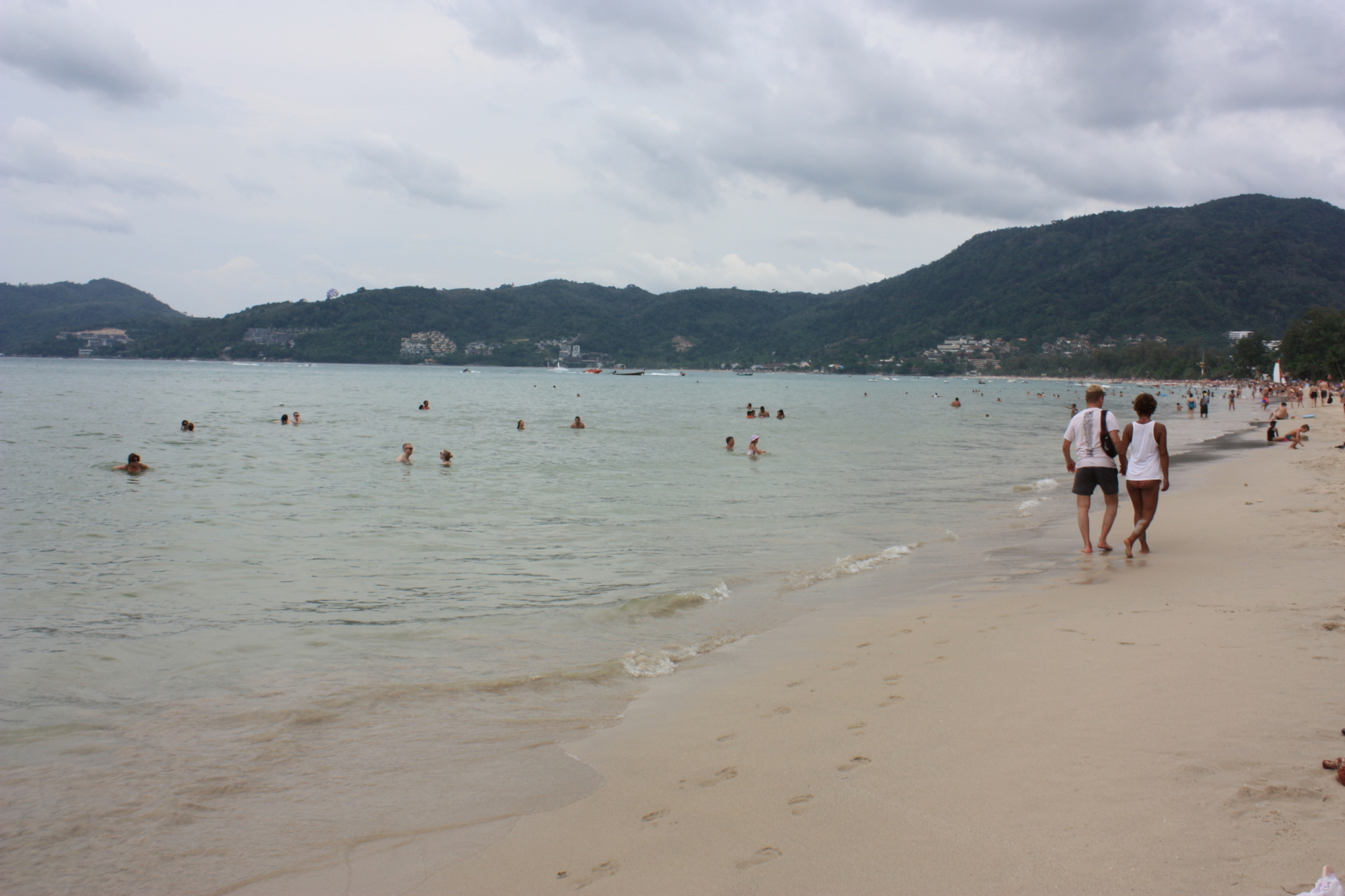 プーケット島 ピピ島 3泊4日 その4 パトンビートとカタビーチ 休職してタイバンコクで駐妻ライフ セルフジェルネイルを楽しんでま す